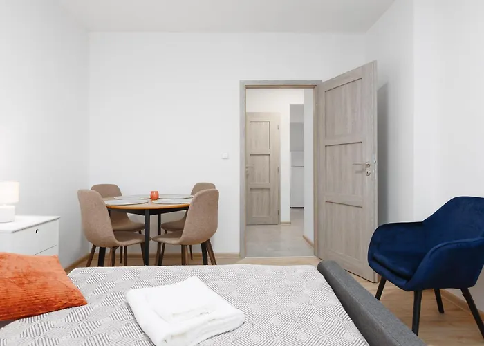 2 Bedrooms Apartment Near The Metro