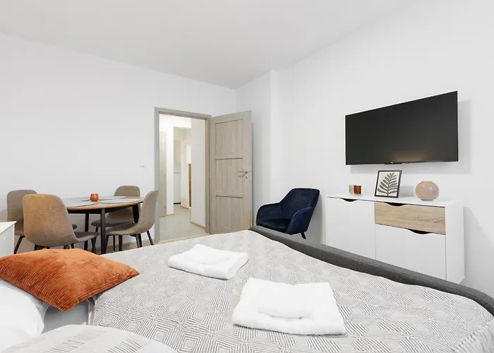 2 Bedrooms Apartment Near The Metro