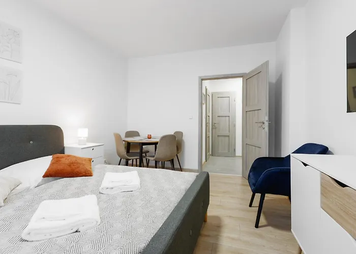 2 Bedrooms Apartment Near The Metro